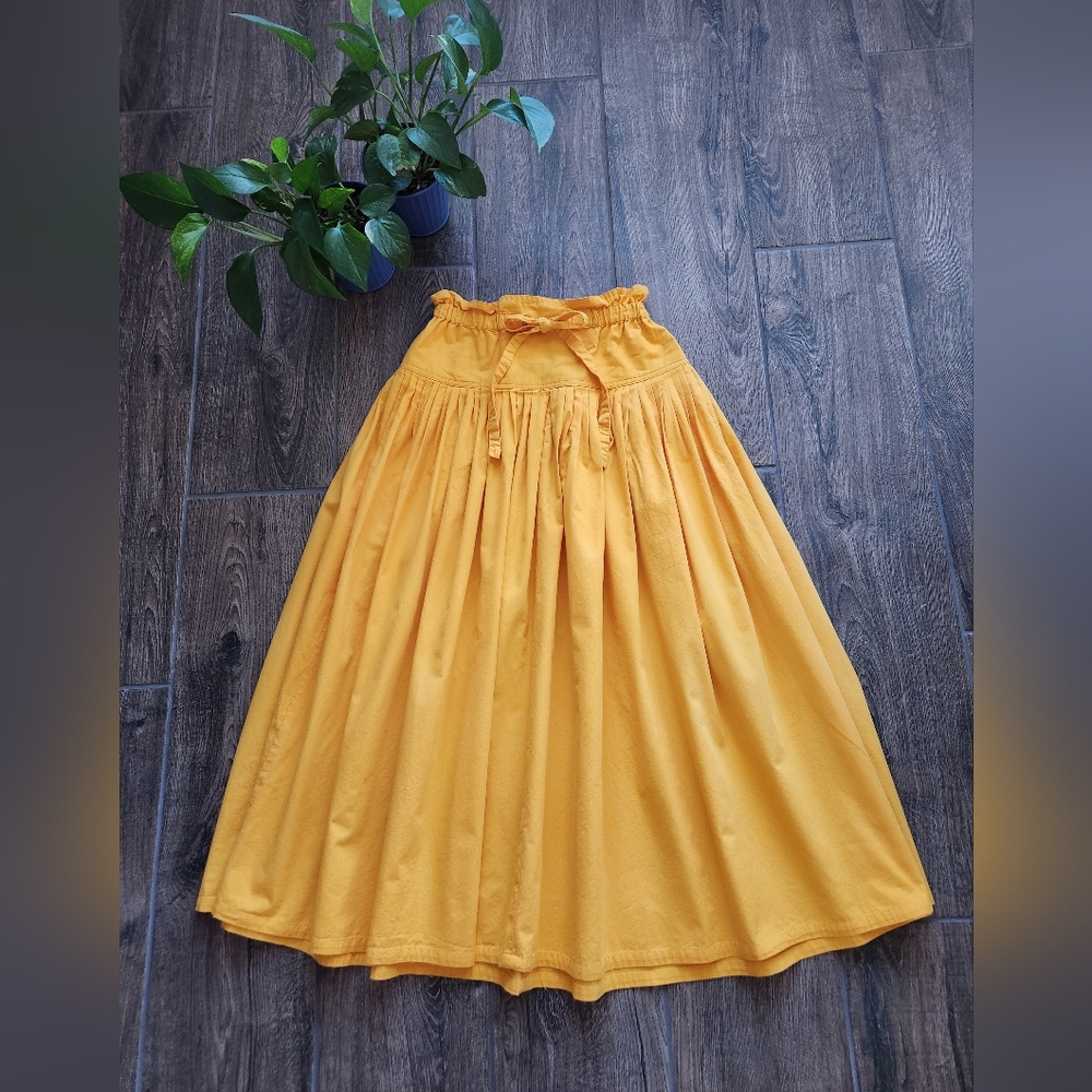 Vintage Liz Sport bright yellow pleated maxi skirt with pockets